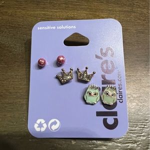 ✅Claire’s set of 3 pairs of earrings: pink studs, owls, and crowns